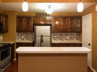 323 Rosewood Dr, Louisville, KY 40223