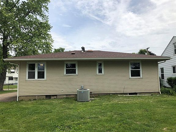 3rd image of 3260 7th St