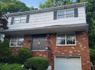 29 Emerson Ct, Staten Island, NY 10304