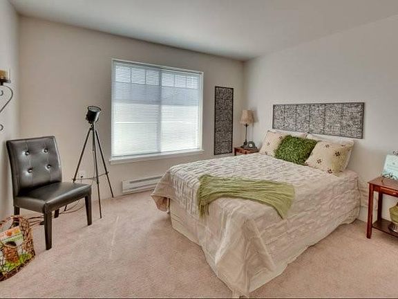 5th image of 2201 N Sedge Ln