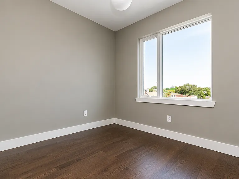 13 Palmetto St #5L — Photo 3