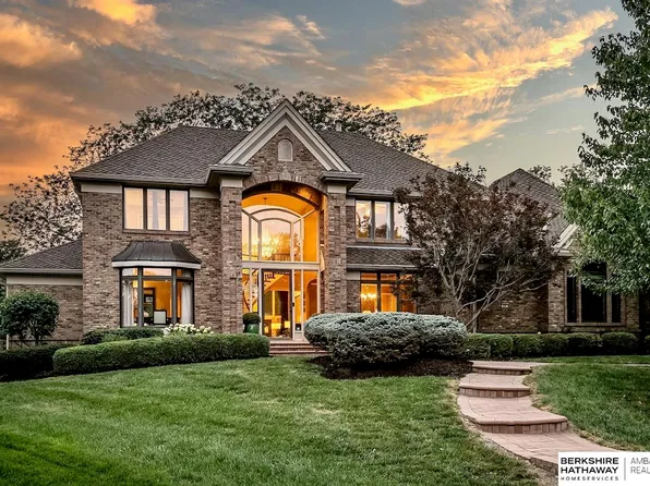 626 N 159th St, Omaha, NE 68118