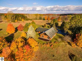 8810 E Otto Rd, Suttons Bay, MI 49682