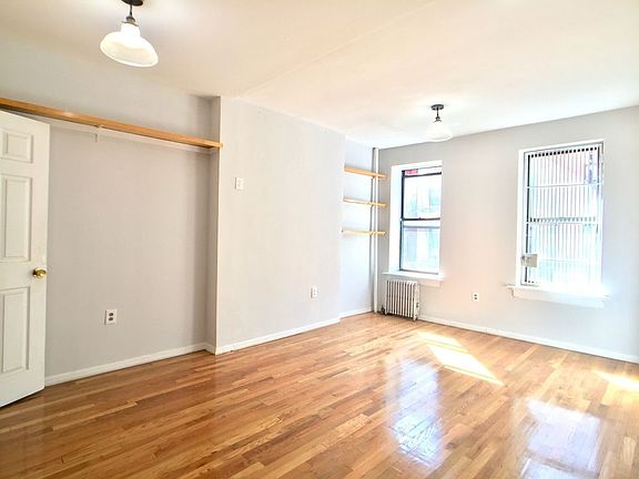 2nd image of 116 Eldridge St APT 1B