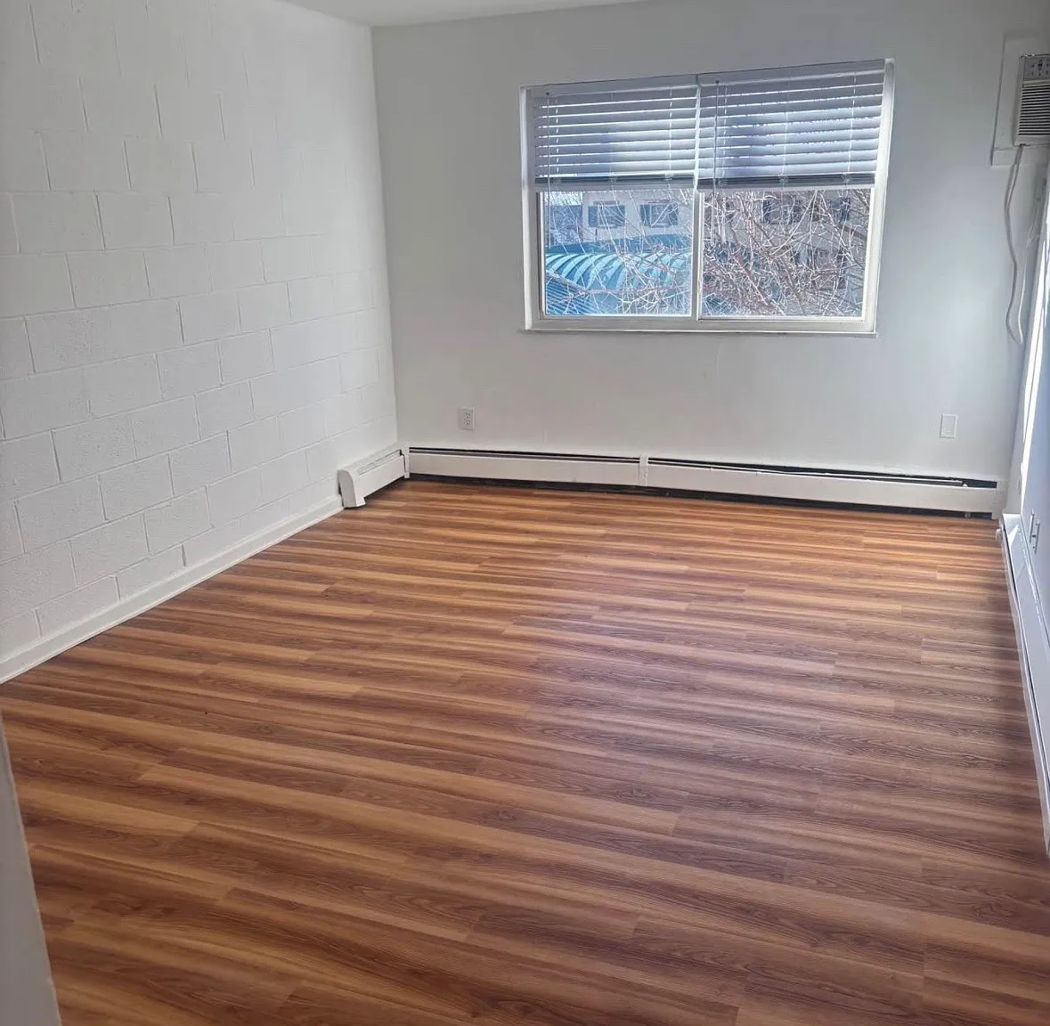 1 bed, 750 sqft, $900 — Photo 2