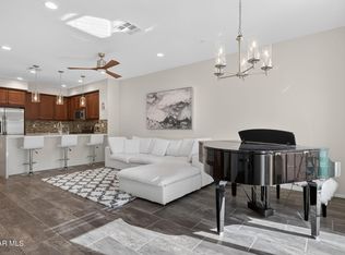 449 Pecana St, Camarillo, CA 93012