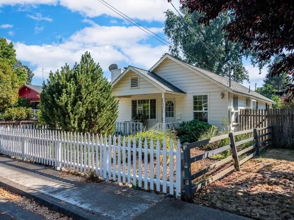 93 W Oak Street, Willits, CA 95490