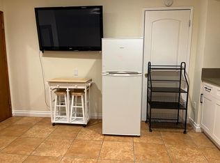 15116 Weddington St #B, Van Nuys, CA 91411