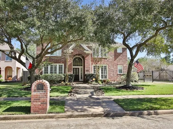 11506 Lakewood Pl, Houston, TX 77070