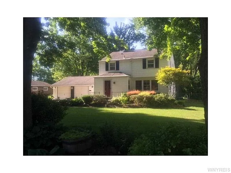 998 Elliott Dr photo 1
