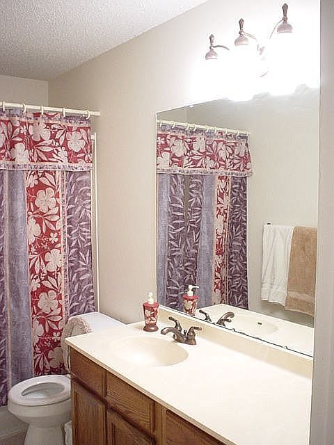 Side B: Master Bath