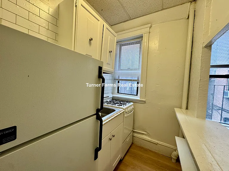 Phillips St — Photo 2