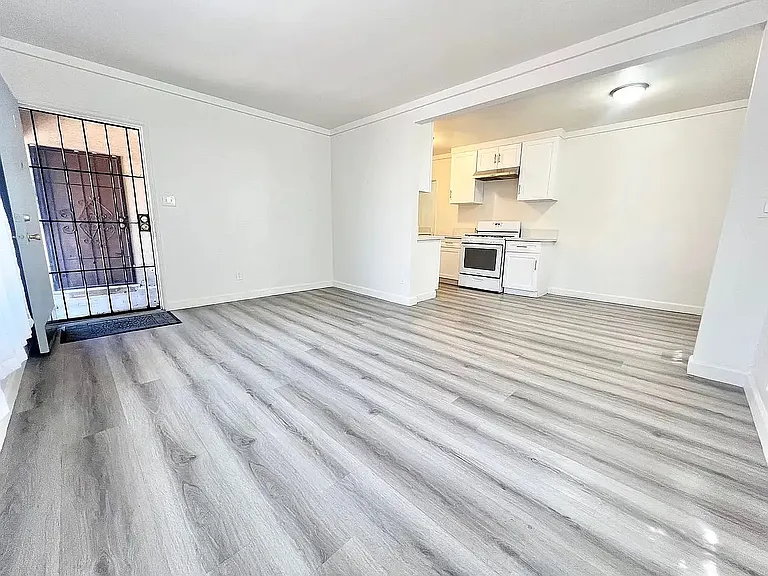 1825 E Broadway #2 — Photo 17