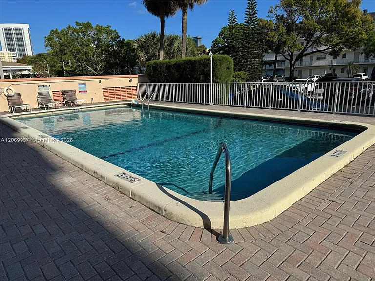 2200 E Hallandale Beach Blvd #112 — Photo 3