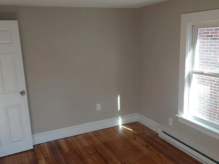 8 N Bridge St — Photo 24