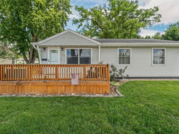 704 E 24th St S, Newton, IA 50208
