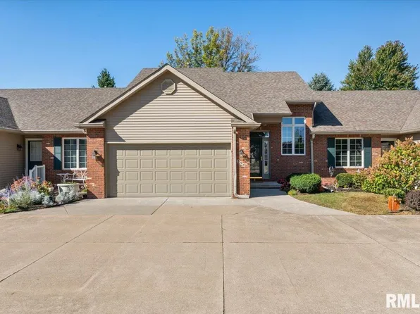 354 Country Club Ct, Eldridge, IA 52748