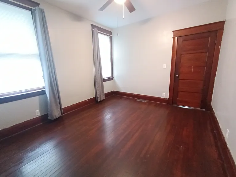824 N Liberty St — Photo 12