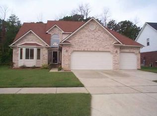 31838 Day Lily Dr, Brownstown, MI 48173