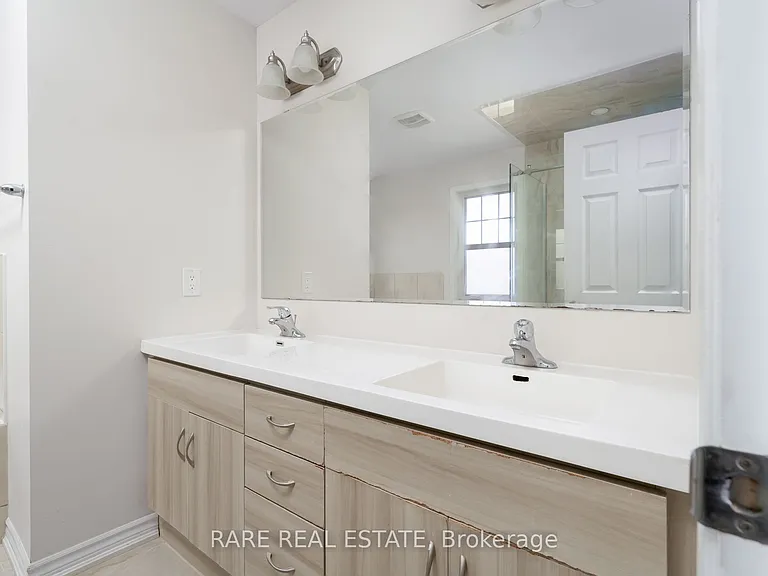14 Bannister Cres — Photo 25