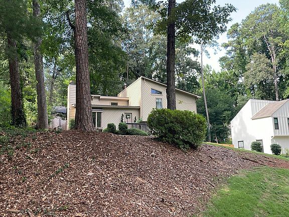 3rd image of 1755 Jody Dr NE