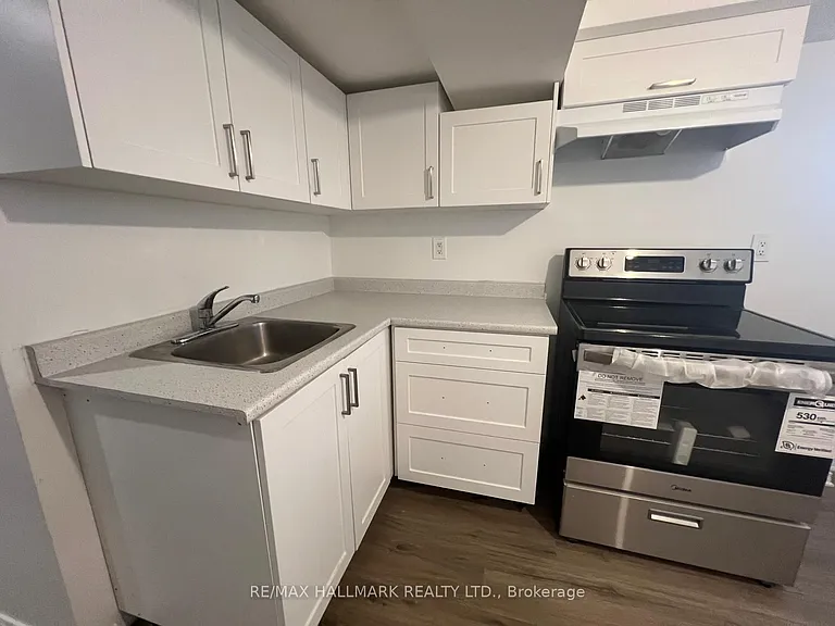 202 Heward Ave #LOWER — Photo 10