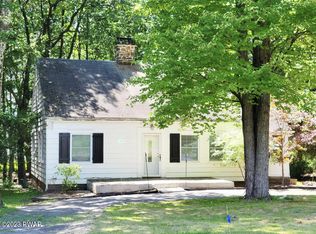 412 Manor View Ave, Mount Pocono, PA 18344