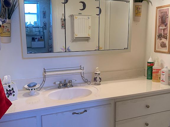 4th image of 2606 Garden Dr S APT 112