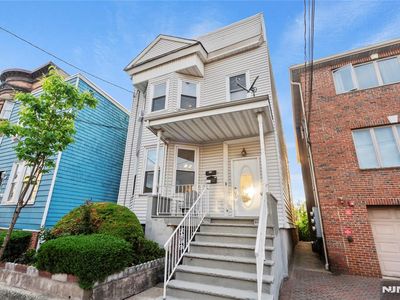 73 Anderson Ave, Fairview, NJ, 07022