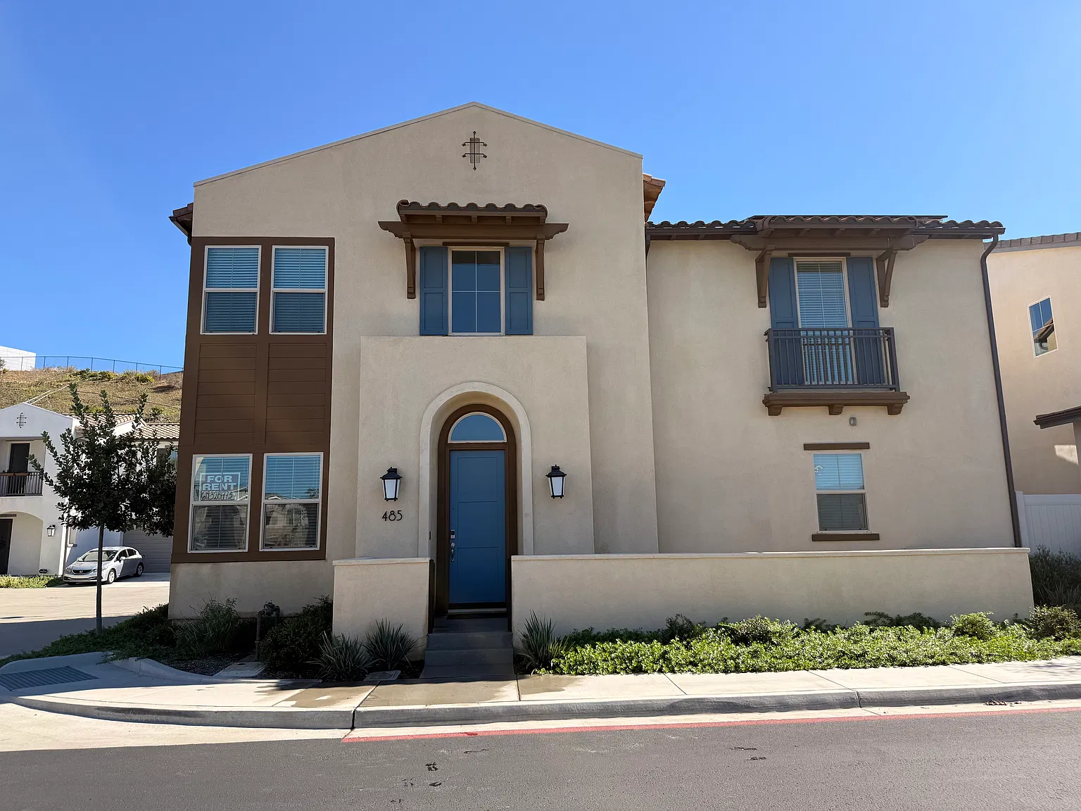 3 bed, 1703 sqft, $4,350 — Photo 2