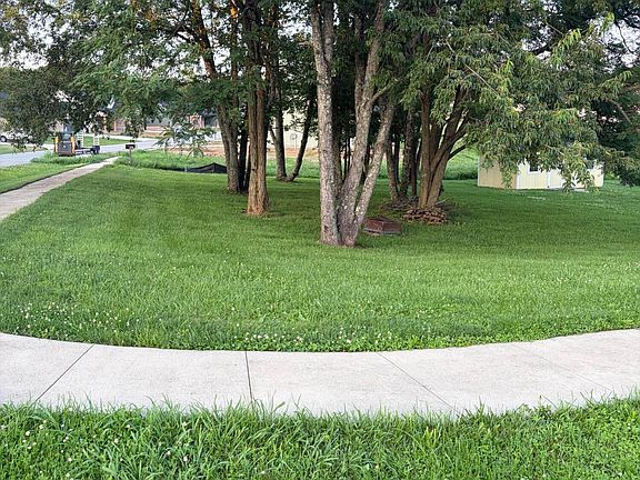 5th image of 104 Elk Dr