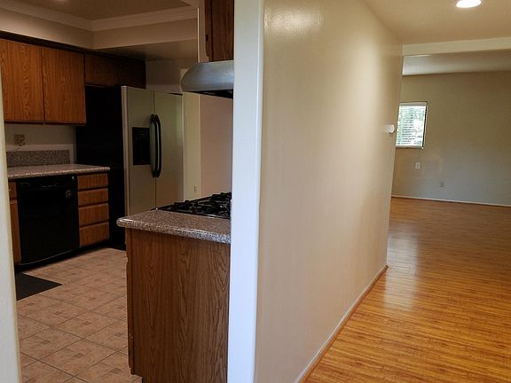 3rd image of 1112 S Adams St APT 1