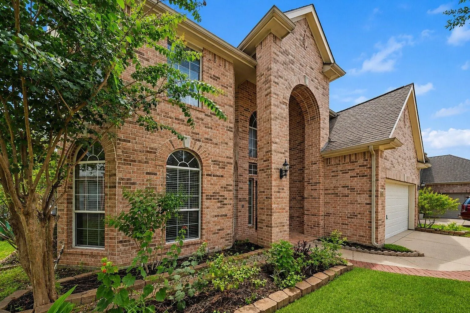 4 bed, 2964 sqft, $2,790 — Photo 2