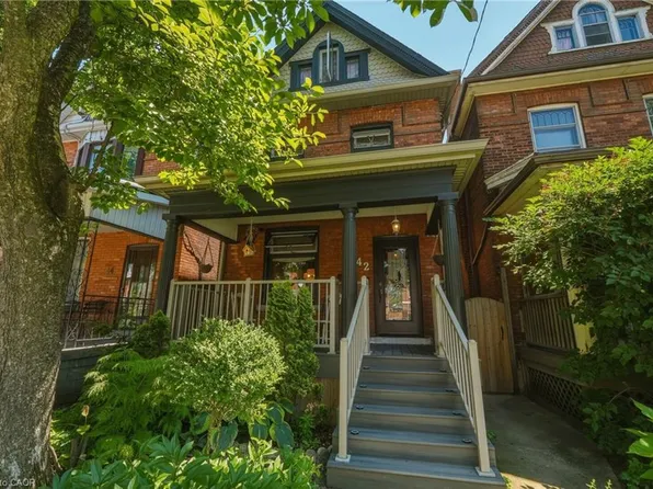 42 Nightingale St, Hamilton, ON L8L 1R8