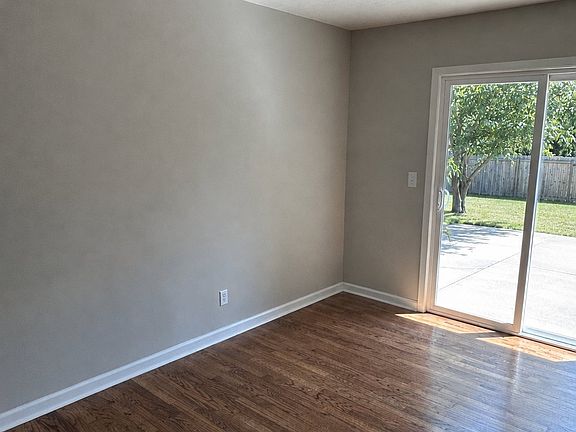 4th image of 2055 Fernwood Cir