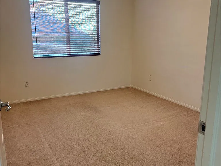 8554 Burnet Ave — Photo 14