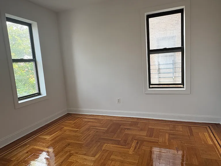 2860 Buhre Ave #3C — Photo 6
