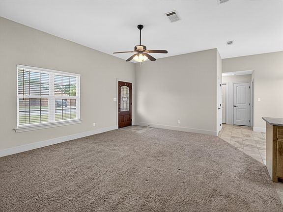 4th image of 505 E 5th St