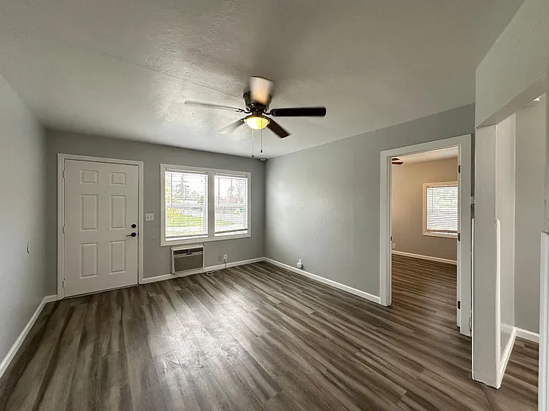 736 Cedar St — Photo 5