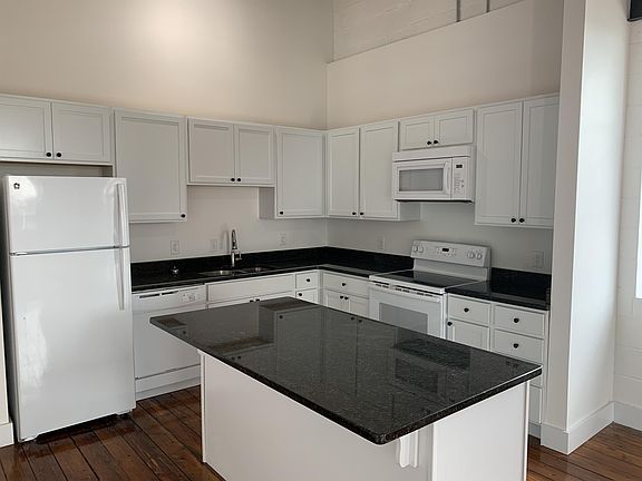 4th image of 240 1st St NE #7