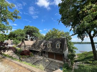 3945 E Park Ln, Decatur, IL 62521