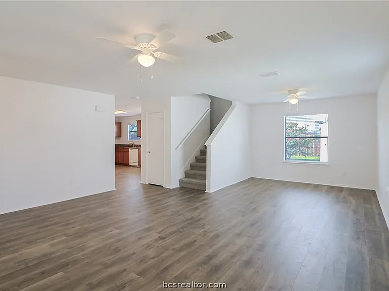 15125 Meredith Ln — Photo 2
