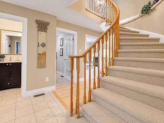 4th image of 3668 Colonial Dr