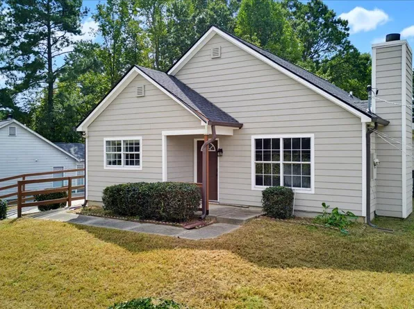 910 Winterside Ln, Atlanta, GA 30349