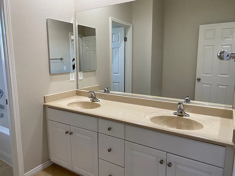 36772 Maxmillian Ave — Photo 40