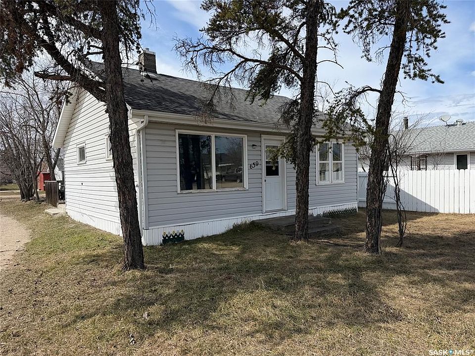 1st image of 639 Albert STREET