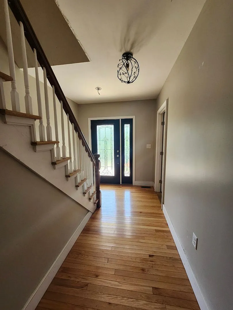 Oversized 3-Bedroom Duplex for Rent $3,000/Month — Photo 4