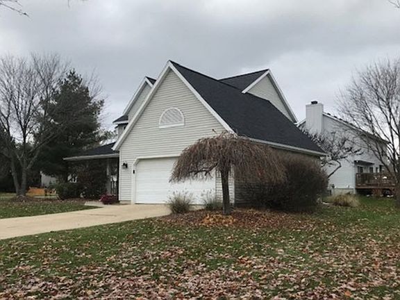 2nd image of 2765 Winesap Dr NE
