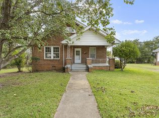 92 4th St, Greenwood, SC 29646