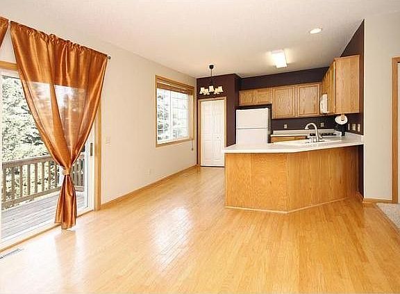 5th image of 185 Christenson Ct NE